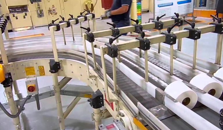 Como funcionam as máquinas de corte de papel higiênico?