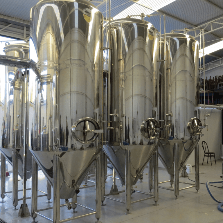 Técnicas de fermentação em tanques: maceração a frio, fermentação controlada e mais