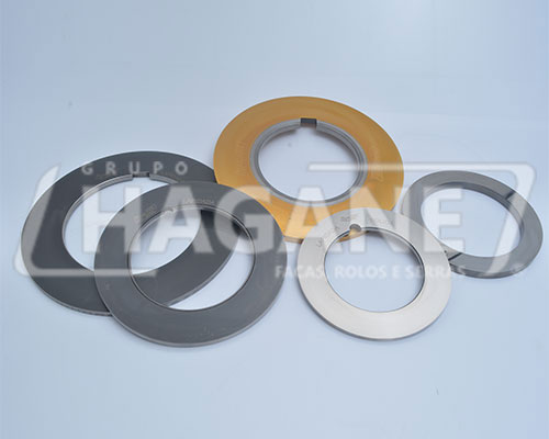 Facas para corte de aço